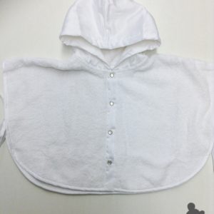 Plumeline // Poncho // White