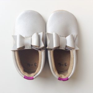 Puriy // Babysloefje zachte zool // Zilver Bow